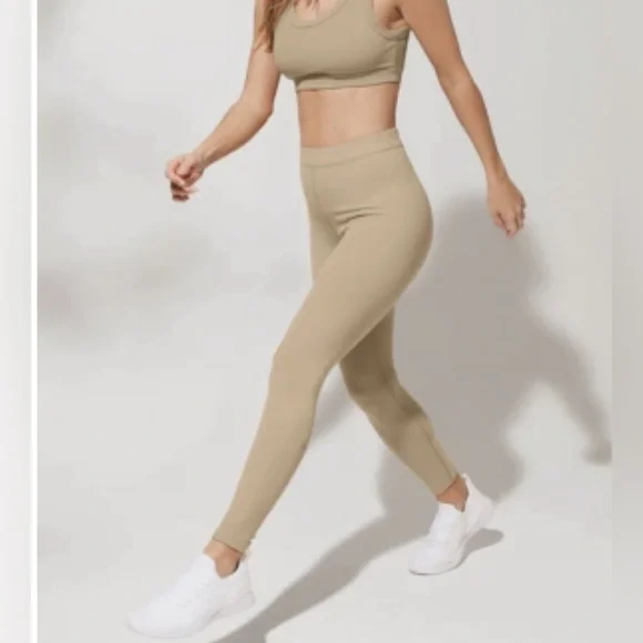 ALO Yoga Ribbed Blissful 7/8 Leggings in California Sand - Picture 2 of 6